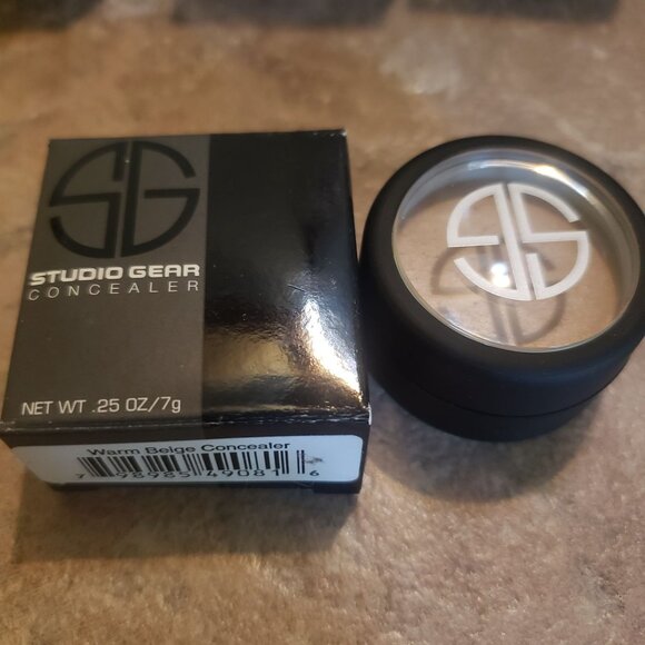 Studio Gear Warm Beige Concealer .25 oz 7g Long Lasting Full Coverage Set of 19 - Picture 2 of 5
